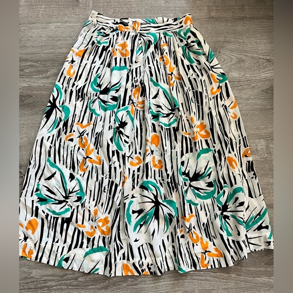 Vintage Christian Dion Separates outfit Skirt & button up shirt size 10 Rayon - Picture 8 of 8